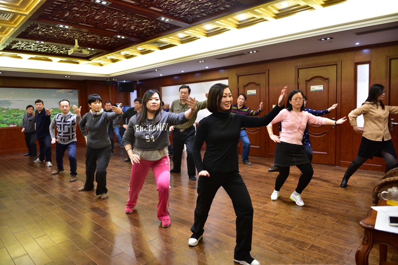 z6com·尊龙环保太极拳培训